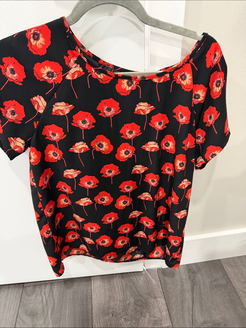 Floral Red Poppy Short Sleeve Top - Women's
